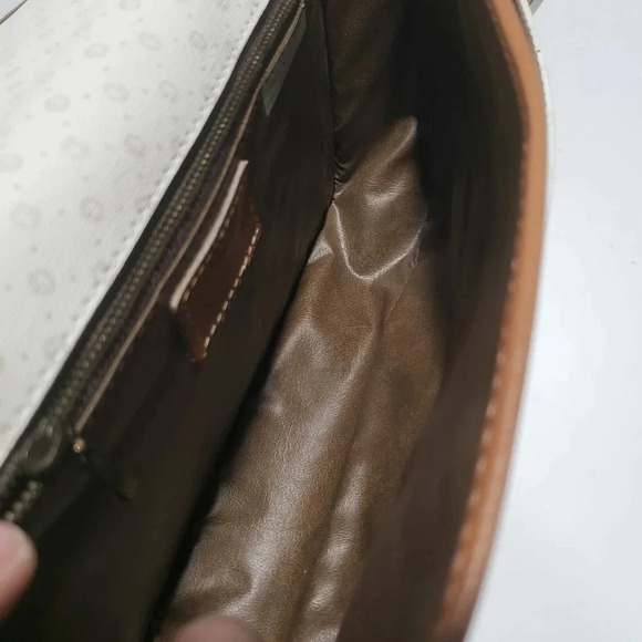 Vintage White/Brown leather  crossbody/Shoulder Bag. - Picture 7 of 13